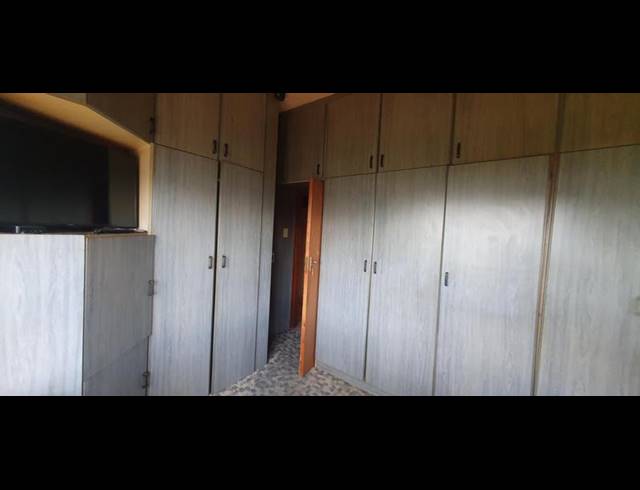 4 BEDROOM HOUSE FOR SALE IN CRAIGIEBURN